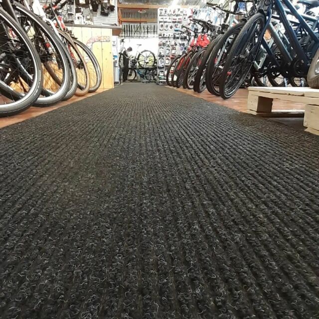 A new carpet, and the shop looks like new again! Because our customers deserve it 😉Did we mention already we're open on Fridays now from 10 to 16? At least until the end of April. #sisustus #pyöräkauppa